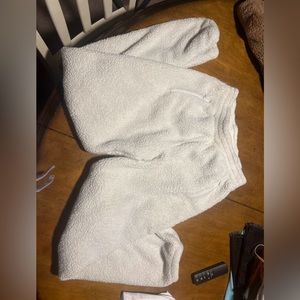 Aerie Offine Off White Fuzzy Sherpa Jogger Sweatpants size small